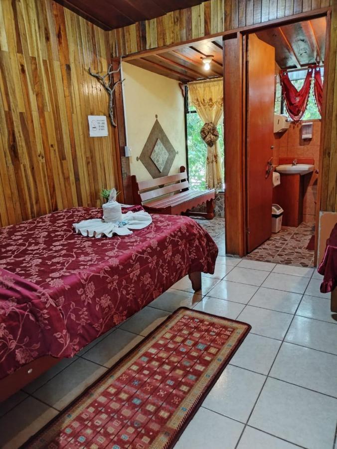 Pension Y Cabinas Colibri B&B Costa Rica Monteverde 외부 사진
